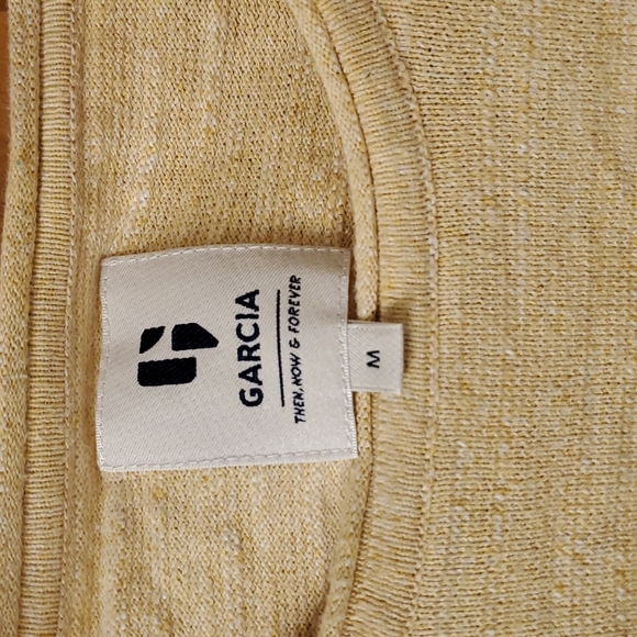Mens light Dijon colored sweater - Picture 3 of 3